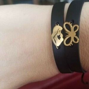 Sliding Bracelets 18k Gold on Black Leather